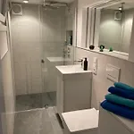 Apartment Schickes In Düsseldorf- Flehe *
